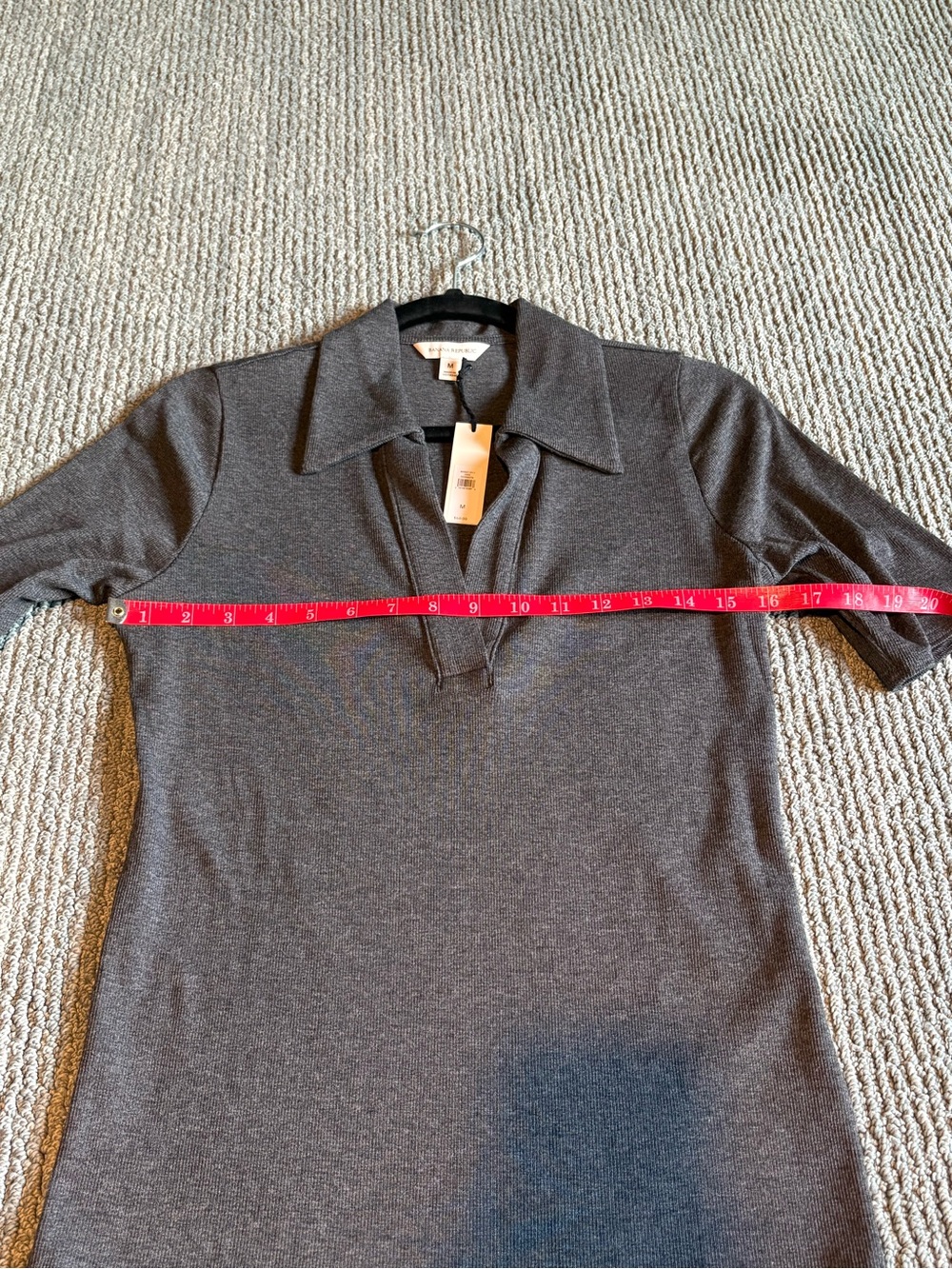 NWT Banana Republic split neck polo, Medium Charcoal grey perfect condition - Picture 5 of 7